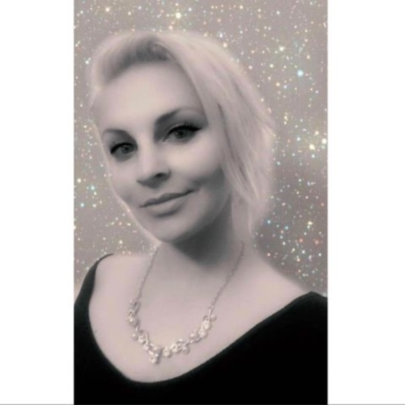 Meet your Posher, Amanda - Picture 1 of 1